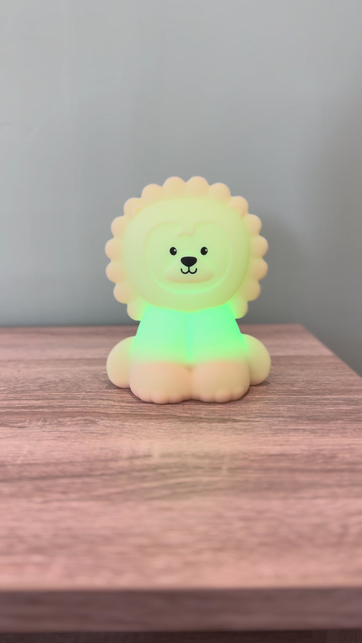Video of the lion night light Lucas slowly changing colors with a smooth gradient effect.